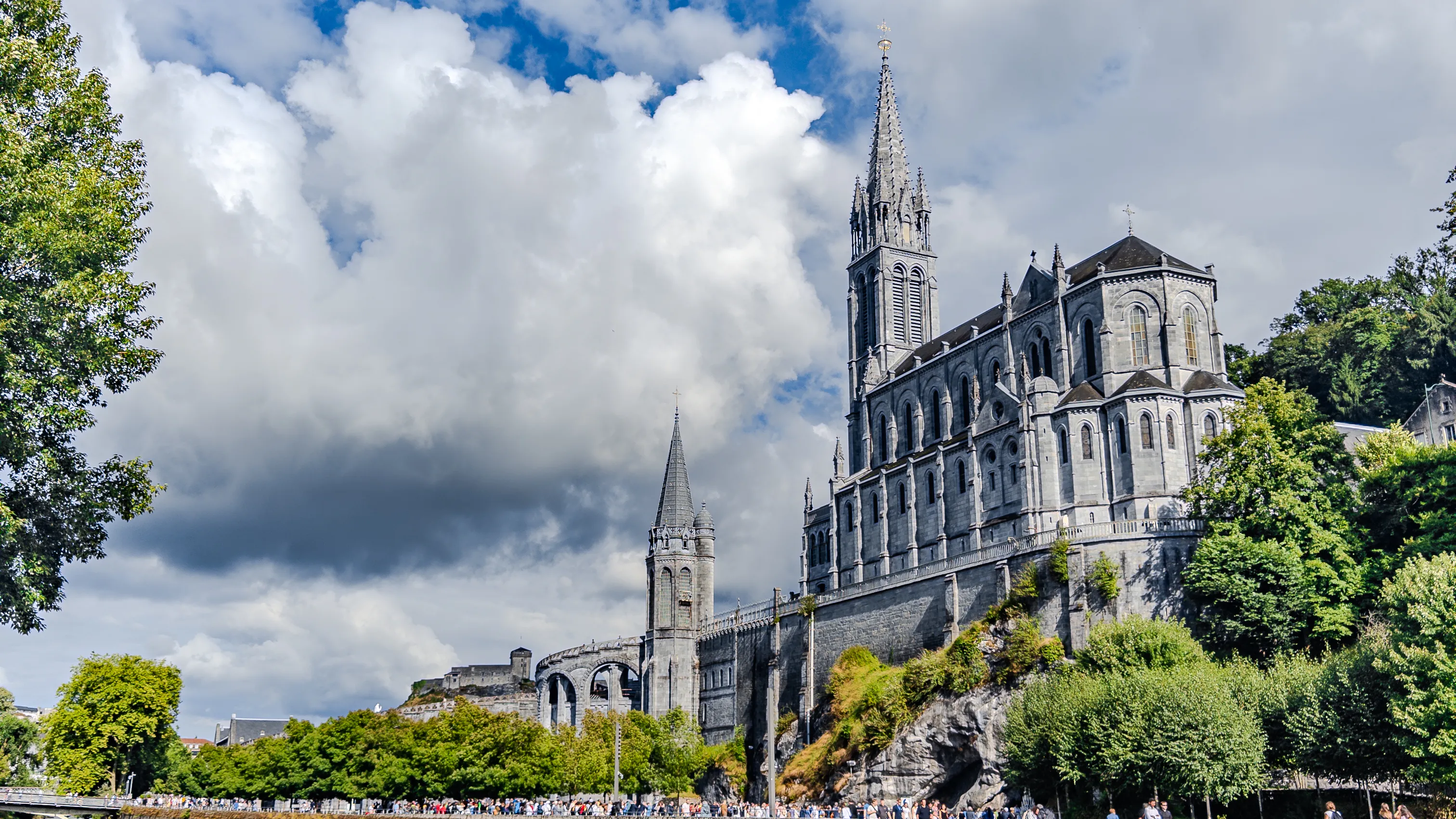The Sanctuaire Notre-Dame de Lourdes, with the Rosary Basilica and the Upper Basilica above the rock of Massabielle.